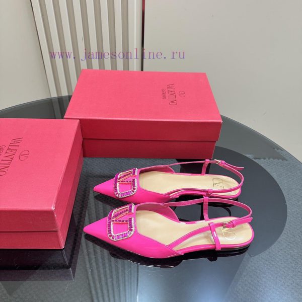 ????????? Warren rhinestone V-button sandals, the latest series from V Home, can be said to 2hzrcyjs
