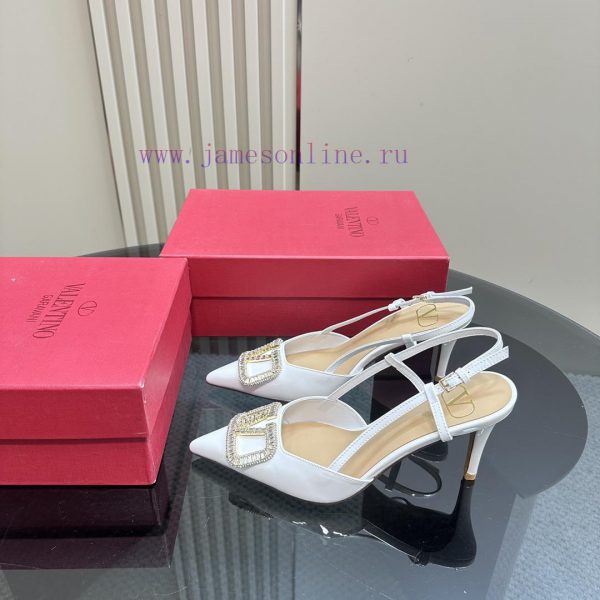 ????????? Warren rhinestone V-button sandals, the latest series from V Home, can be said to 2kw2co37