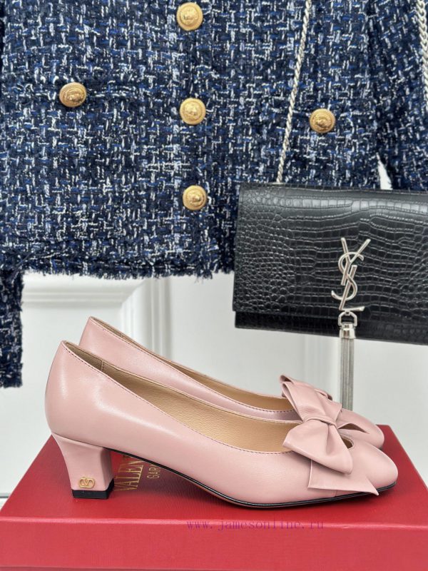 Valentino/Valentino 25ss Early SpringNew Butterfly Knot Single ShoesHighly recognizable persh6ao1t2e