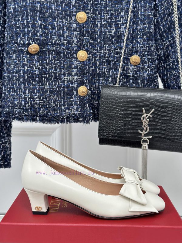Valentino/Valentino 25ss Early SpringNew Butterfly Knot Single ShoesHighly recognizable pershzvshh5c