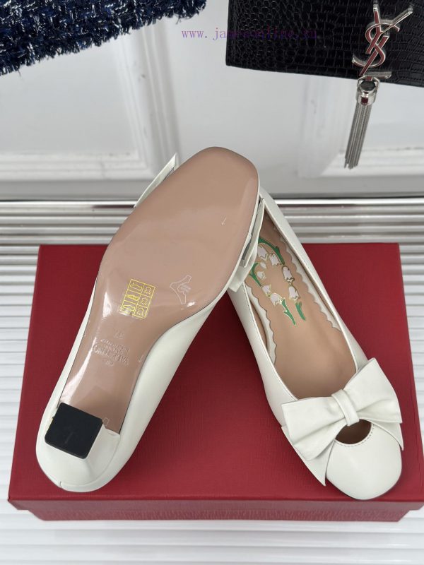 Valentino/Valentino 25ss Early SpringNew Butterfly Knot Single ShoesHighly recognizable pershzvshh5c - Image 10