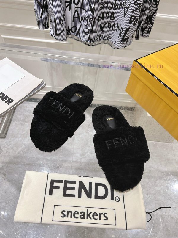 two ⃣ 0 ⃣ two ⃣ four ⃣ New Fendi FENDI flat wool slippers for autumn and winter, featuring rqa58ap7i