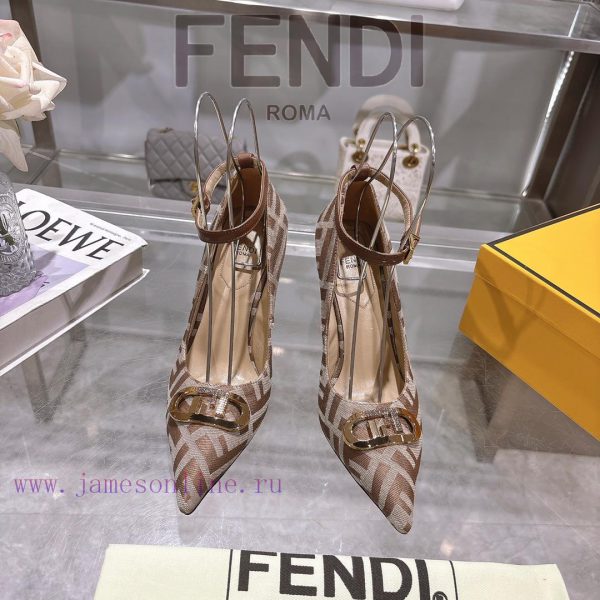????? | Fendi 2025 runway new single shoes━━━━━ FENDI━━━━━Fendi's latest popular metal strap6k9t18le