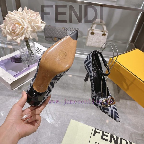 ????? | Fendi 2025 runway new single shoes━━━━━ FENDI━━━━━Fendi's latest popular metal strapanzxbrd7 - Image 5
