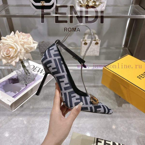 ????? | Fendi 2025 runway new single shoes━━━━━ FENDI━━━━━Fendi's latest popular metal strapanzxbrd7 - Image 6