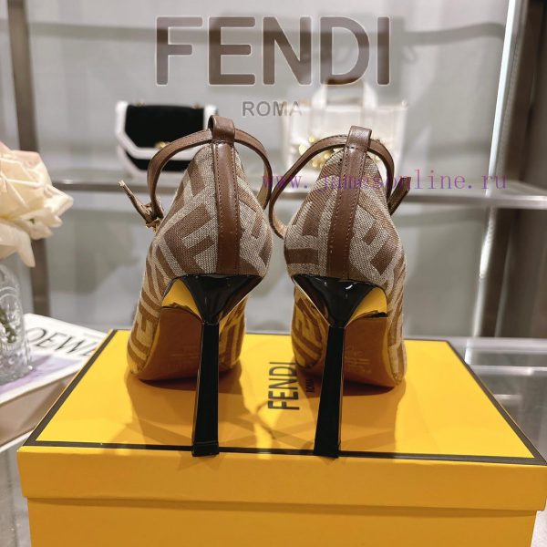 ????? | Fendi 2025 runway new single shoes━━━━━ FENDI━━━━━Fendi's latest popular metal strap6k9t18le - Image 10