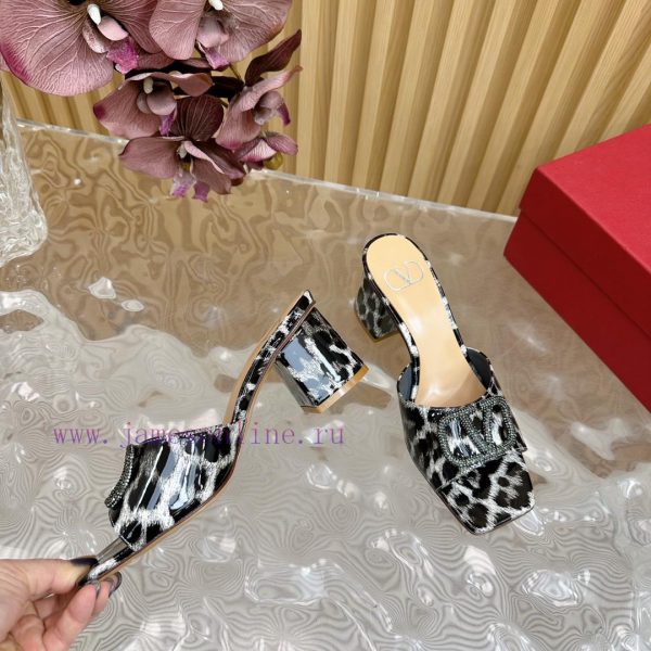 Valentino's newly developed diamond buckle patent leather high-heeled sandals series————————1jupw1s5 - Image 8