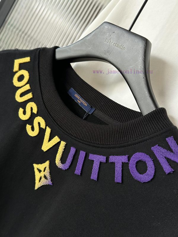 𝗟𝗼𝘂𝗶𝘀𝗩𝘂𝗶𝘁𝘁𝗼𝗻/LV Louis Vuitton new collar full of colorful 𝗹𝗼𝗴𝗼 towels embroidered toothbrush 5522fvel - Image 5