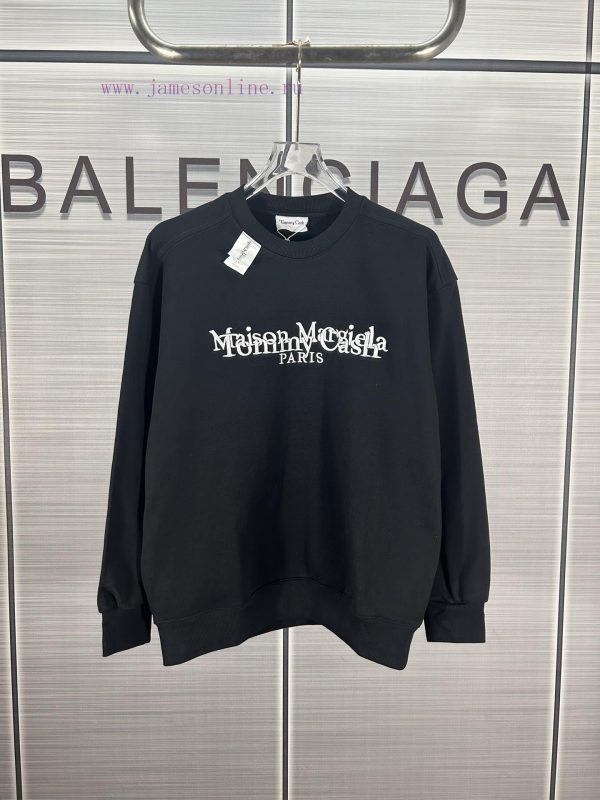 𝐌𝐚𝐢𝐬𝐨𝐧 𝐌𝐚𝐫𝐠𝐢𝐞𝐥𝐚 Majira 2024 Autumn/Winter MM6LGO Heavy Industry Embroidered Letter Heavy Dut z9davgei