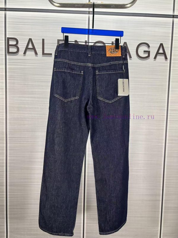 High version Balenciaga jeans from Balenciaga, the latest product for autumn 2024, available dh3stmjq