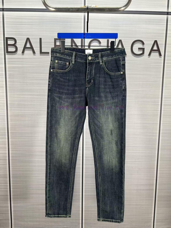 High version Givenchy GVC jeans, the latest autumn product of 2024, available for sale simul 653qpk33 - Image 3