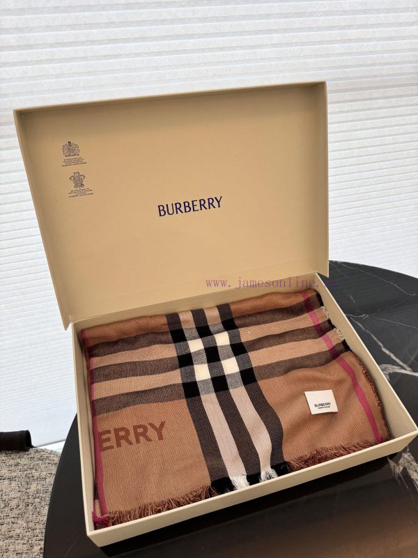 BURBERRY Home Classic Grid 2024 Most Worth Entering the Super Value Edition, Old Friends Clonh4wnzdz - Image 3