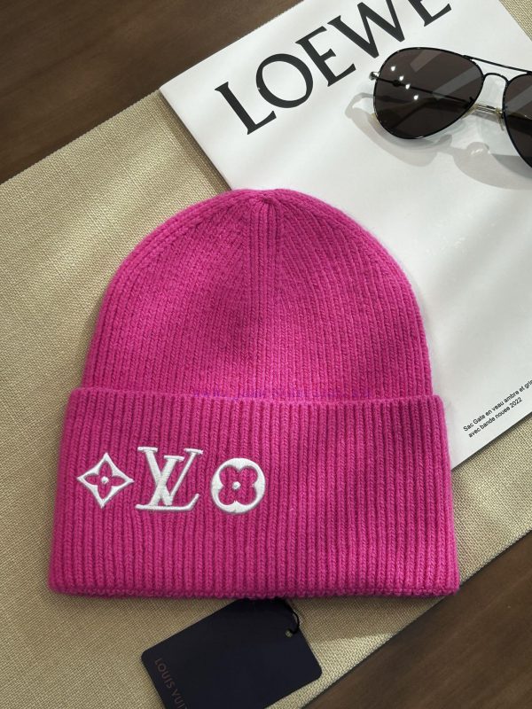 𝐋𝐨𝐮𝐢𝐬𝐕𝐮𝐢𝐭𝐭𝐨𝐧 Official website for wool knitted hatsVery versatile for both men and women, yexc2594f
