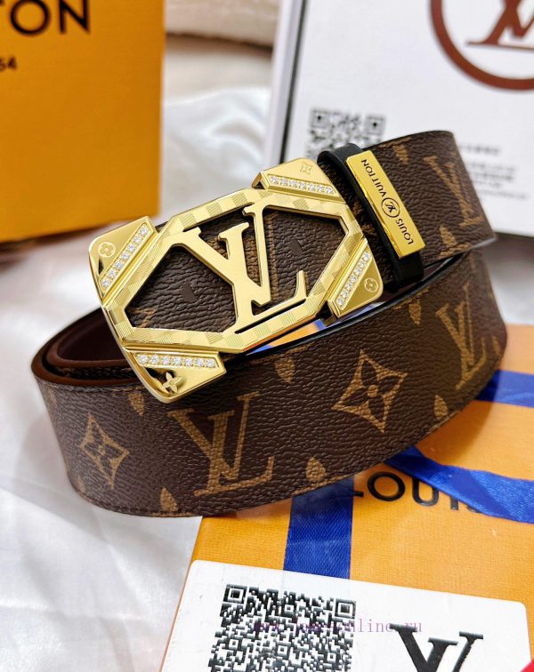 Belt LV Louis Vuitton inlaid with full diamondsThe waistband is replicated with 100% head la f0g1xaud