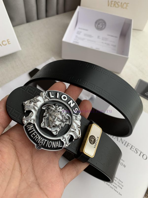Versace. Versace ️Hanging buckle, classic human head pure copper hanging buckle, photographe xslfvhzh