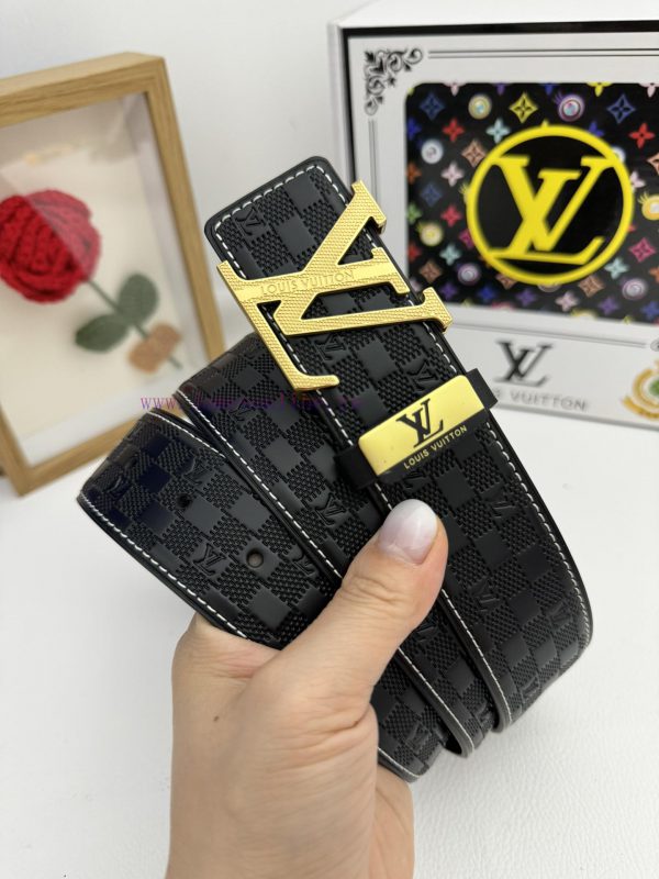 LV... Louis VuittonMaterial: Leather Belt with 100% Head Layer. The leather belt is guarante fogue8kp