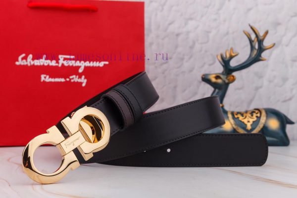 This double-sided two tone leather belt from Ferragamo is made of soft cowhide material, han xv17ct6m - Image 4
