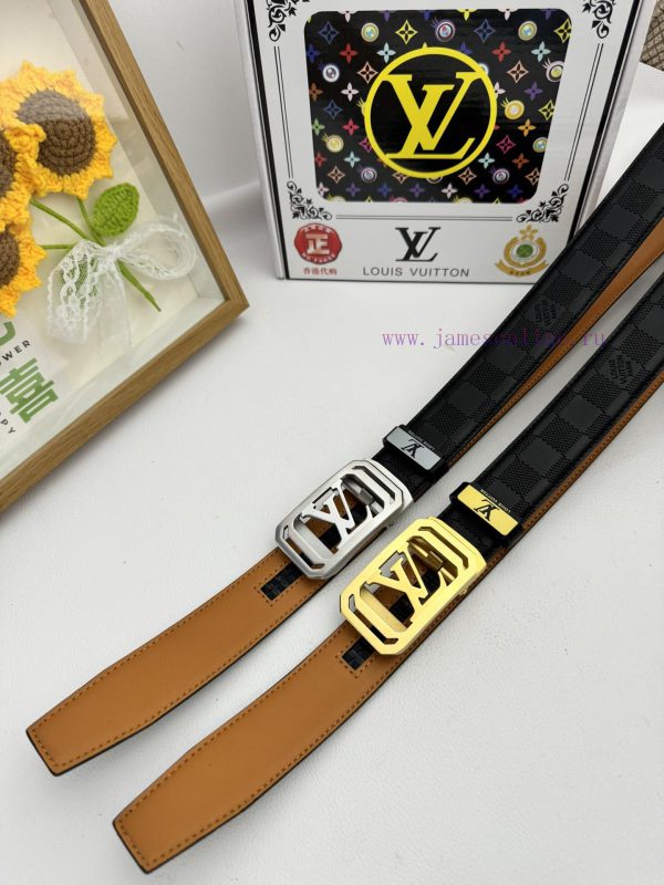 LV... Louis Vuitton automatic beltMaterial: Leather Belt with 100% Head Layer. The leather b sl1loe9n