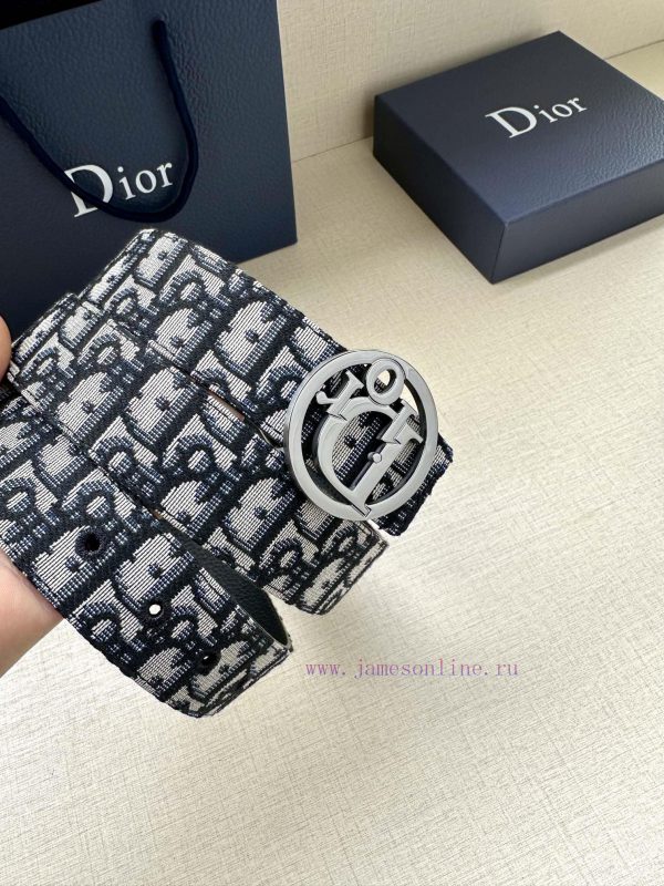 Dior's 3.5cm wide gold trimmed brass waistband buckle is a new addition to the spring collec gka3trer - Image 5