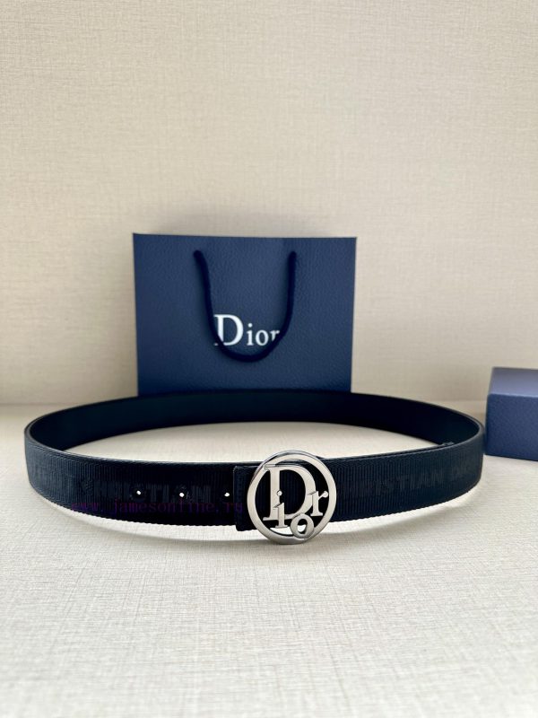 Dior's 3.5cm wide gold trimmed brass waistband buckle is a new addition to the spring collec p7w1e02p