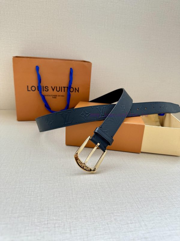 3.4 Wide Vendome embossed waistband with smooth leather outlining smooth lines, exuding a st 7fbdb2d8 - Image 4