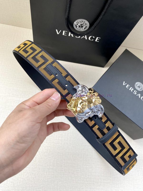 Width 3.8cm Versace This satin belt from Versace has a very casual style, adorned with the i 4d0j4ggb