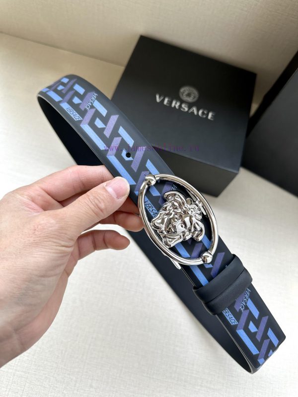 Width 3.8cm V E R S A C E Versace This soft top leather strap from Versace is paired with an bezmyy6l