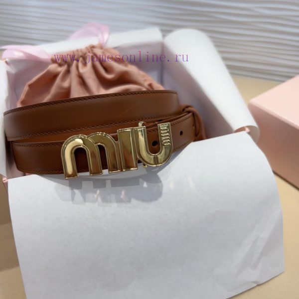 The Miu Miu leather belt is an ideal choice to enhance the unique style and tasteThe eye-cat uvstida9