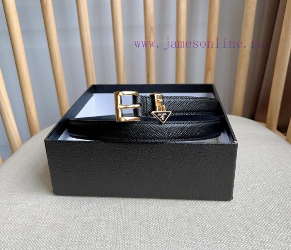 PRADA's elegant Saffiano belt showcases a feminine design with a soft and heartfelt triangul vw3fti47 - Image 6
