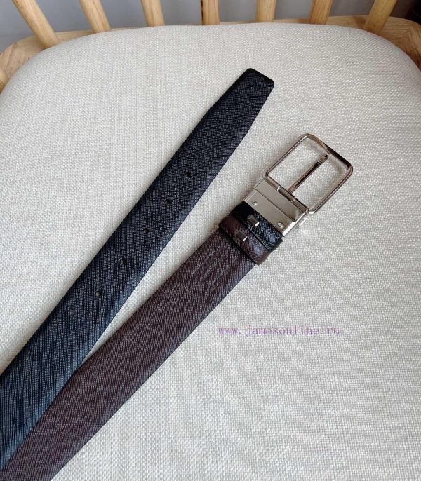 PRADA's reversible waist belt features the iconic Saffiano leather belt on one side, paired 2fb1hfa2 - Image 4