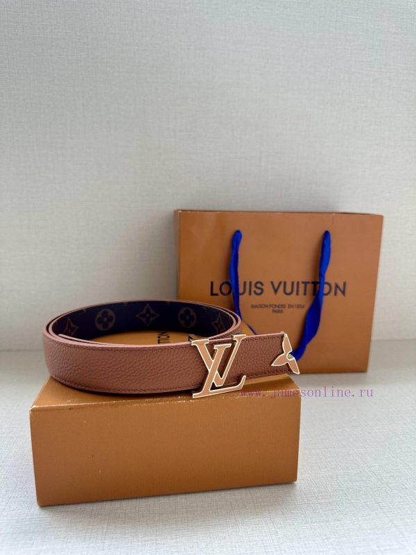 The 3.0-wide Pretty LV double-sided belt features a dazzling metal carved LV Initiales buckl gyj27f6j - Image 4