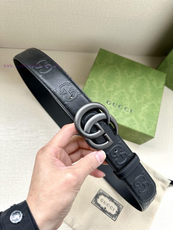The GUCCI item with a width of 4.0cm connects the past and the future, interpreting classic zpjn0be2
