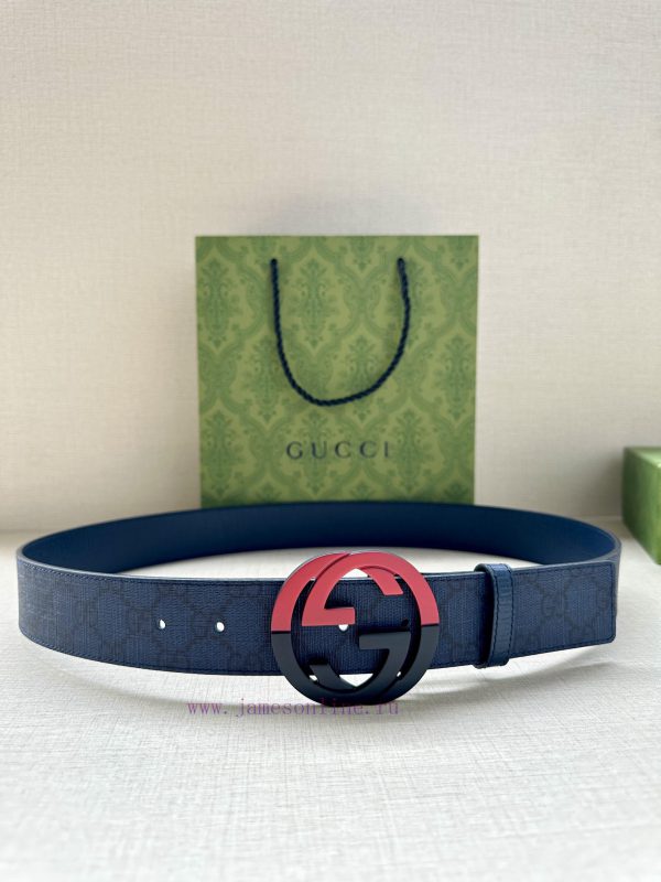 This double-sided belt from GUCCI, with a width of 3.8cm, cleverly combines GG Supreme canva 8kon8nov