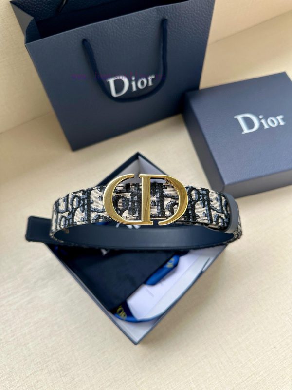 This saddle belt with a width of 3.0cm is a classic accessory presented in the classic blue 6jz0wj48 - Image 5