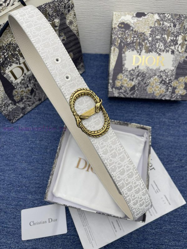 This retro silver finish brass belt buckle is a new product from the Spring 2024 collection xe9r4di2