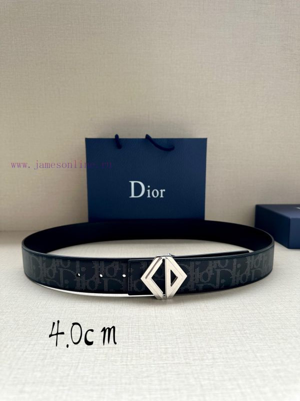 This 40mm double-sided belt with a width of 4.0cm combines elegant temperament with modern s oniidpty