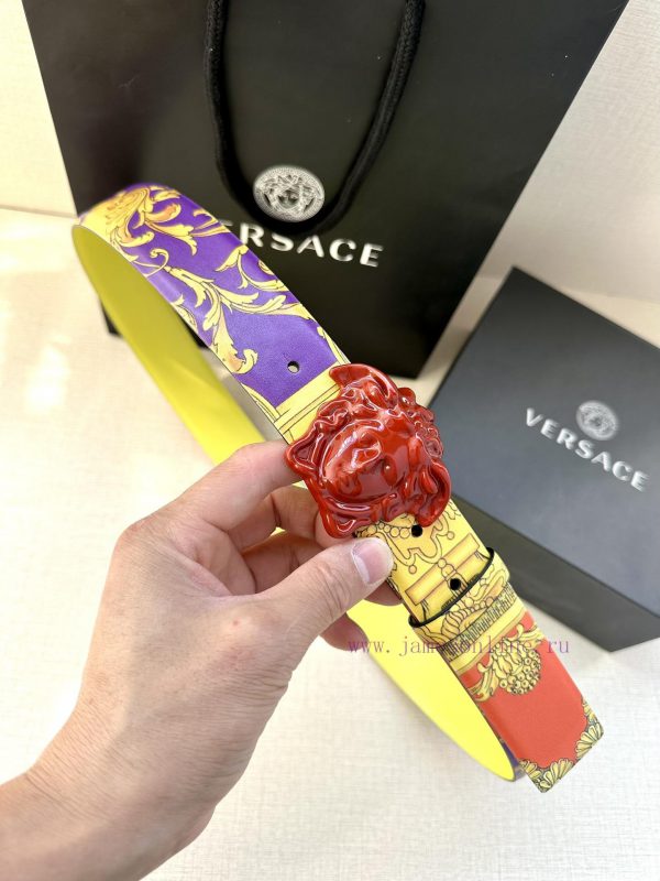 Width 4.0cm Versace This Palazzo belt is made of cowhide fabric and adorned with Le Pop Clas 15fybzv5