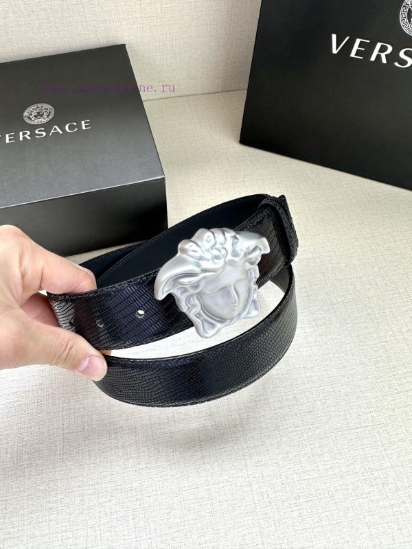 Width 4.0cm Versace. The buckle of this Versace belt is adorned with the iconic matte buckle y5ayxcqr - Image 8
