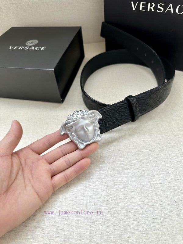 Width 4.0cm Versace. The buckle of this Versace belt is adorned with the iconic matte buckle y5ayxcqr - Image 9