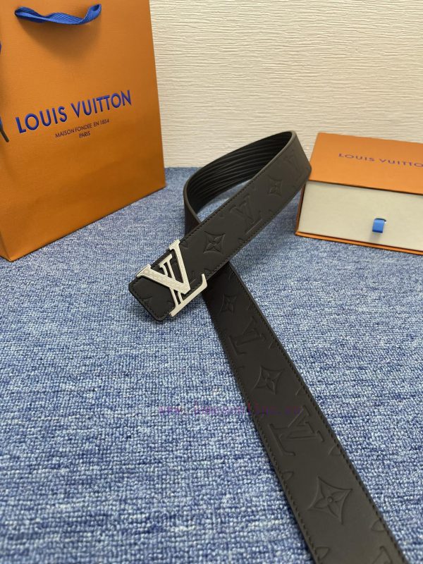 LV  4.0cm  This belt, adorned with LV buckles, is lined with buffalo leather and covered in xqovyt84 - Image 4