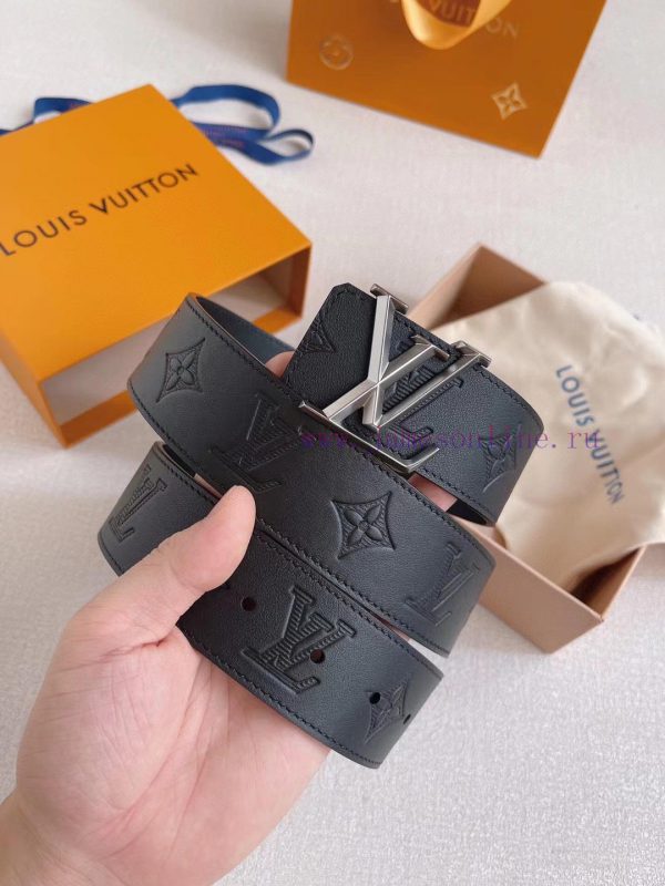 This LV Pyramide belt features natural calf leather paired with Louis Vuitton color design e 7wyhykdi