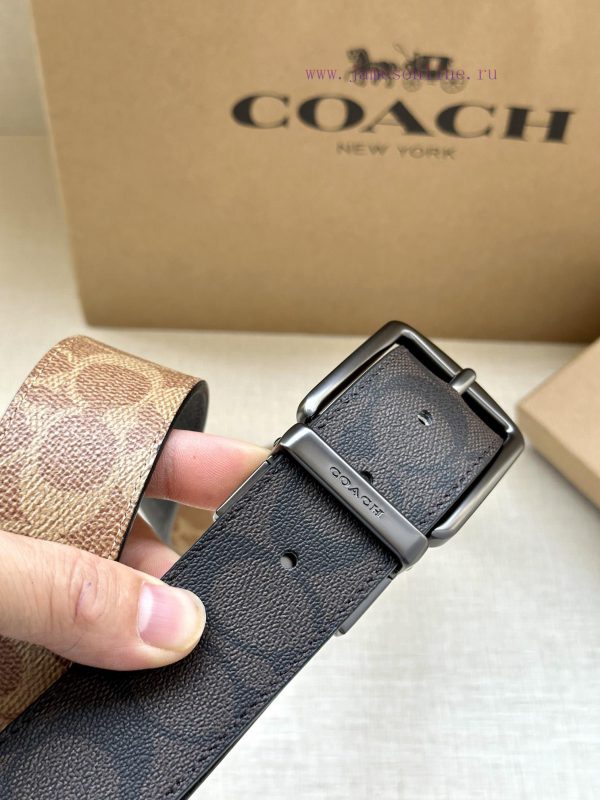 The 3.7cm wide COACH double-sided waist belt is made of one side of black/khaki fabric and c vu4z2j8b - Image 3