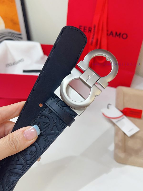 This double-sided belt is fashionable and versatile, making it an indispensable men's access dqtmw8ke