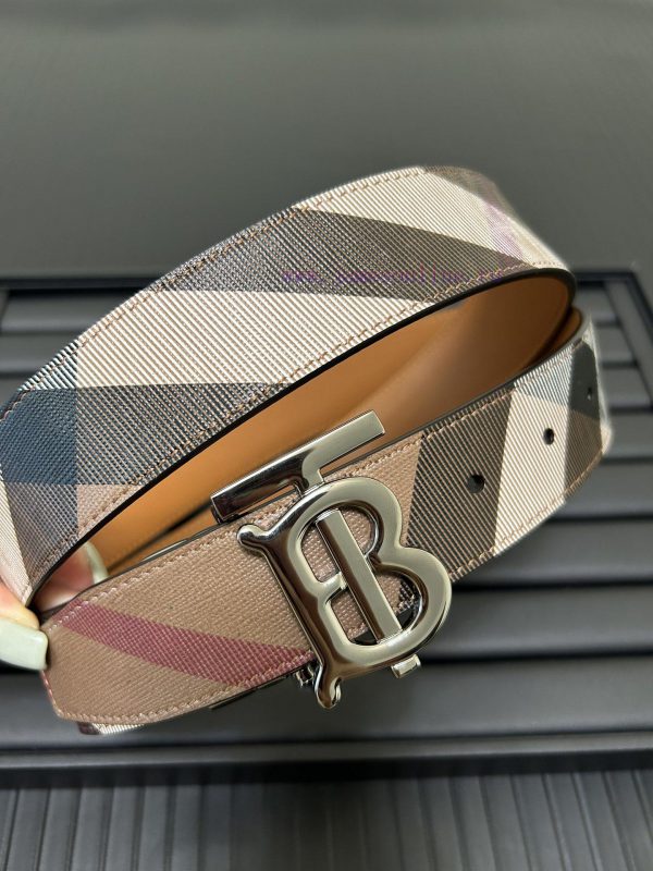 Burberry. BurberryA complete set of high-quality tail clip fasteners with a width of 35mm, p 0zwms8rh - Image 3