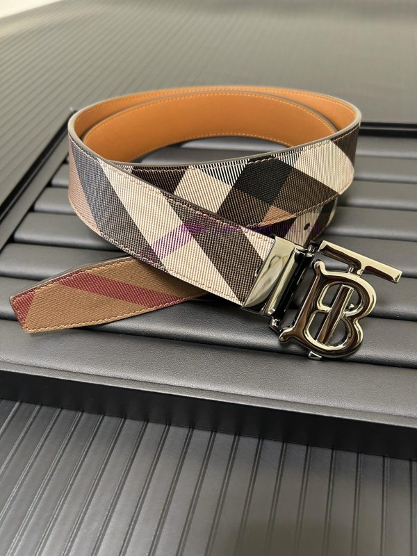 Burberry. BurberryA complete set of high-quality tail clip fasteners with a width of 35mm, p 0zwms8rh - Image 7