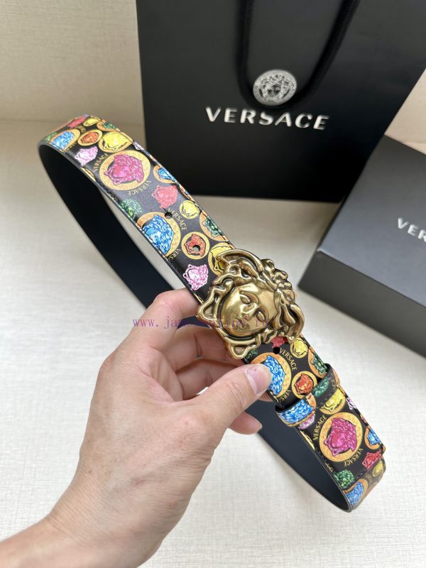 Width 4.0cm Versace This Palazzo belt is made of cowhide fabric and adorned with Le Pop Clas 1kv4q2vm