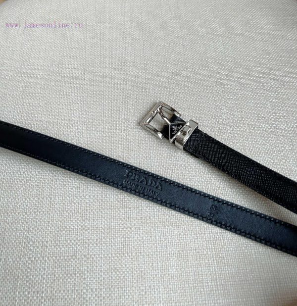 PRADA's elegant Saffiano belt showcases a feminine design with a soft and heartfelt triangul phths1c9 - Image 4
