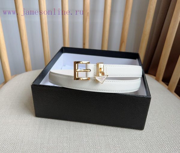 PRADA's elegant Saffiano belt showcases a feminine design with a soft and heartfelt triangul 8s0bgqqb - Image 6