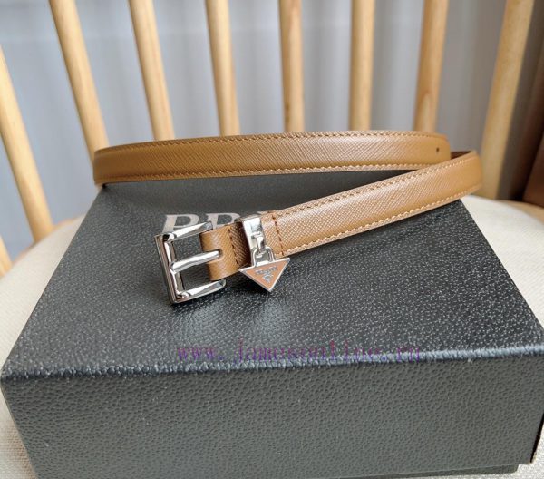 PRADA's elegant Saffiano belt showcases a feminine design with a soft and heartfelt triangul 1qfm5ae1 - Image 3