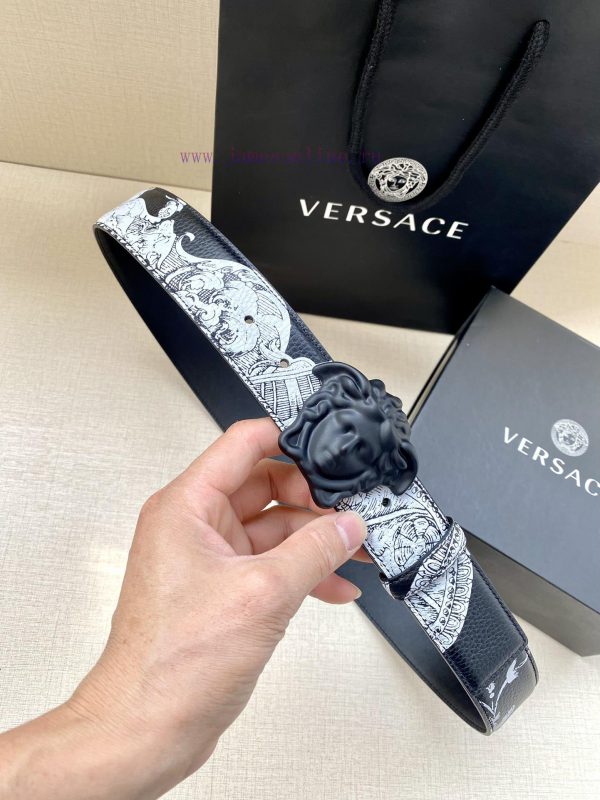 Width 4.0cm Versace This Palazzo belt is made of cowhide fabric and adorned with Le Pop Clas 3yz3pwmx